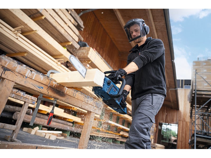 Akumulatorska verižna žaga Bosch PRO GKE18V-30, 06008D3200